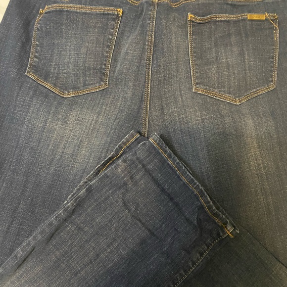 CHICOS 2.5 petite jeans - Picture 5 of 5